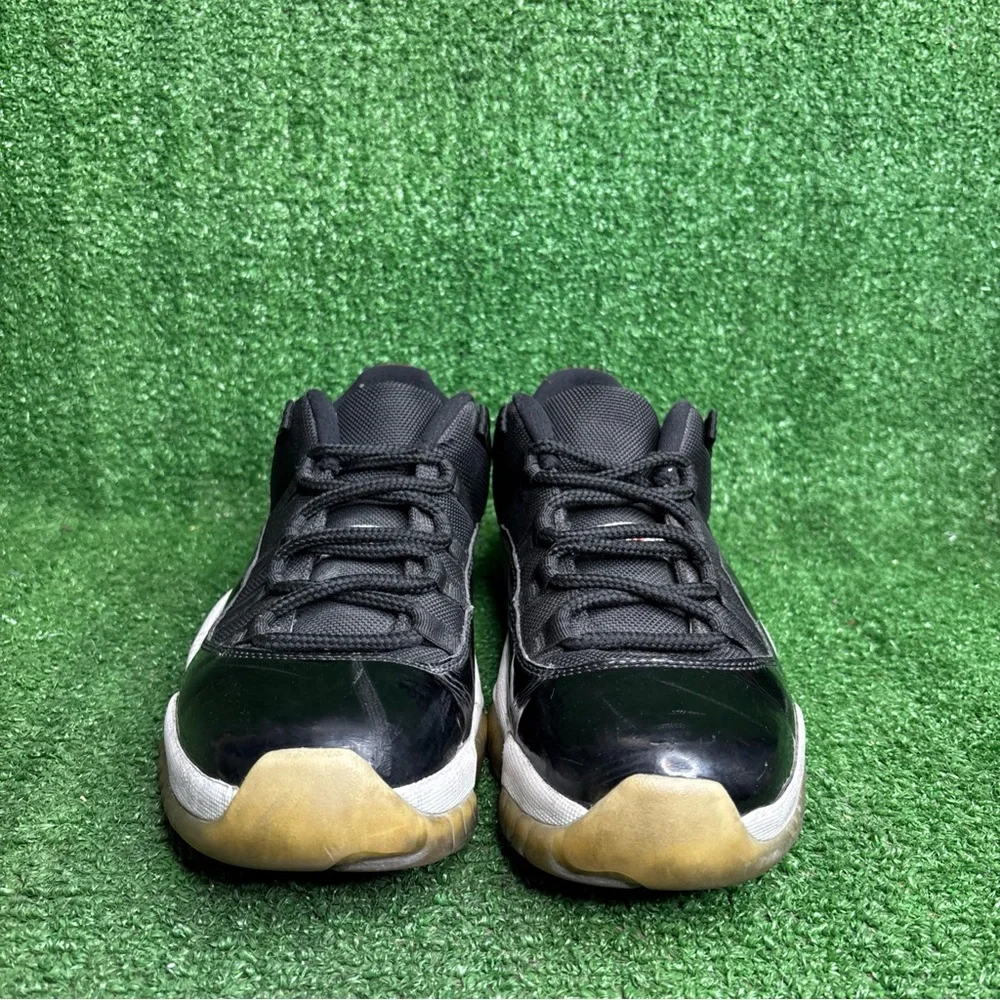 Size 8.5 - Air Jordan 11 Retro‎ Low Infrared 23